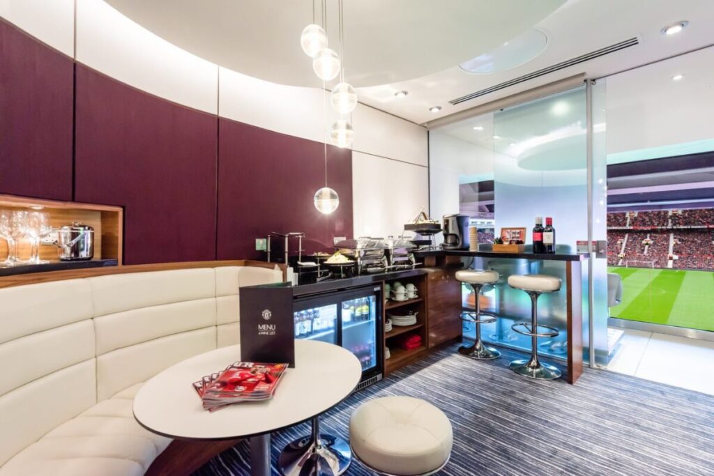 Manchester United 16 Manchester United - Private Executive Suite