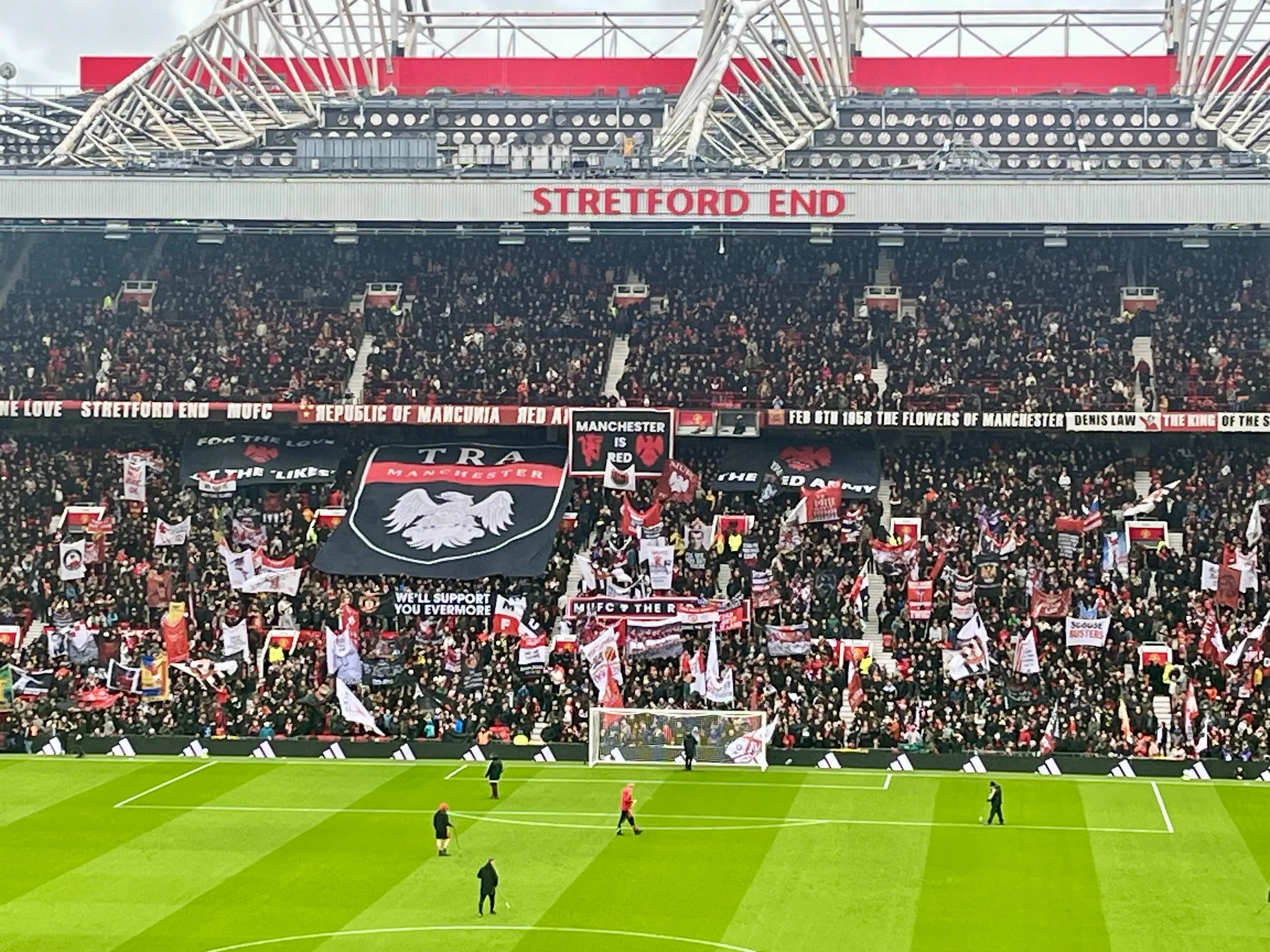 Manchester United - Review - Richard Jocelyn